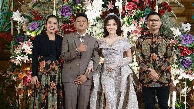 Bak Princess, 8 Gaya Mewah Bella Bonita Dibalut Gaun Bling-bling di Acara Ngunduh Mantu