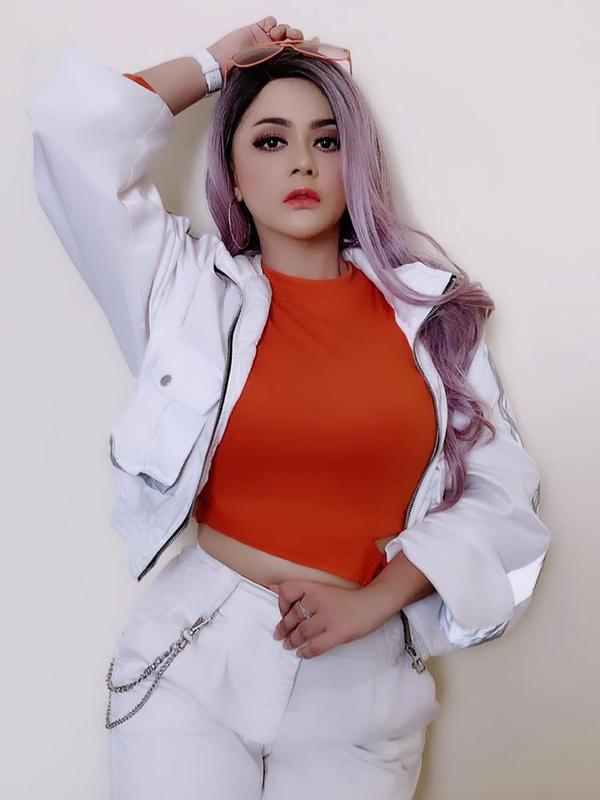 Potret Terbaru Jenita Janet yang Gugat Cerai Suaminya (sumber:Instagram/jenitajanet)