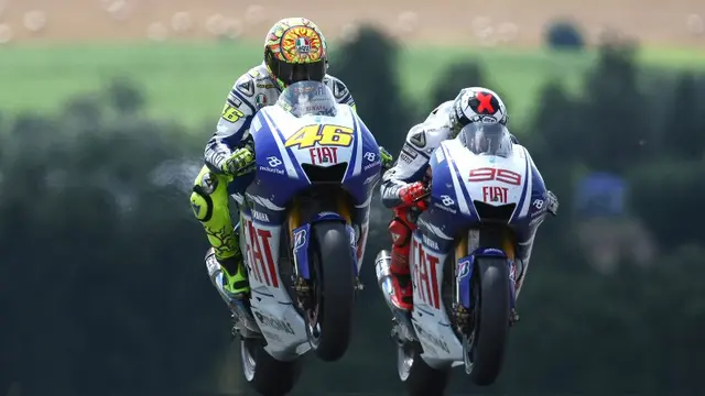 Valentino Rossi dan Jorge Lorenzo. 