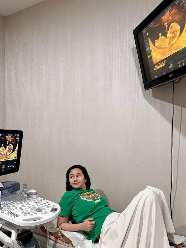 7 Potret Denise Chariesta Saat Periksa Kehamilan, Banjir Kritikan Netizen