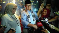 Anies Baswedan bersama istri dan ibundanya, di Jakarta, Jumat (6/5/2017). (Liputan6.com/Rezki Apriliya Iskandar)