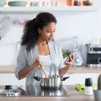 Jangan lewatkan ide-ide masakan lezat setiap harinya lewat Grup WhatsApp Fimelahood. (Sumber foto: shutterstock.com)