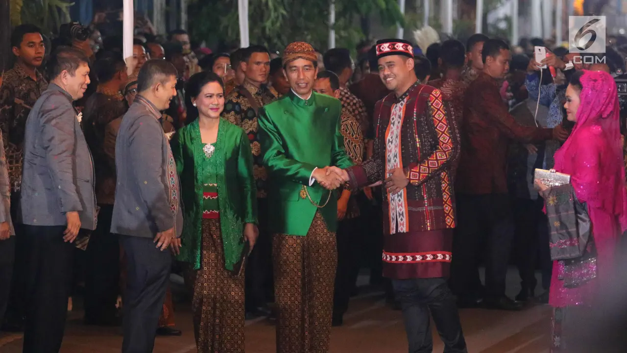 PHOTO: Malam Midodareni Keluarga Bobby Bawakan Seserahan untuk Kahiyang
