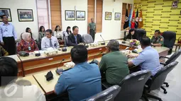 Pertemuan antara PT. BNI (Persero) Tbk dengan Kabadiklat Kemhan, Jakarta, Rabu (7/10/2015). BNI ingin menggelar Diklat Bela Negara untuk mendidik pegawai  BNI mempunyai rasa nasionalisme seperti prajurit  TNI. (Liputan6.com/Faizal Fanani)