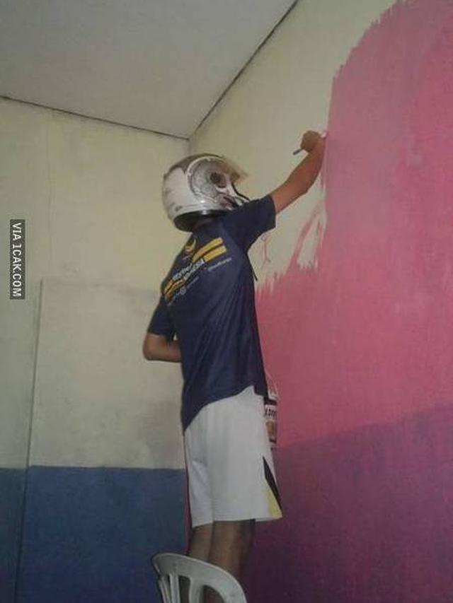 6 Momen Kocak Tukang Bangunan saat Bekerja Ini Bikin Tepuk Jidat