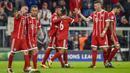 Para pemain Bayern Munchen merayakan kemenangan atas Anderlecht pada laga Liga Champions di Stadion Allianz Arena, Munchen, Selasa (12/9/2017). Munchen menang 3-0 atas Anderlecht. (AFP/Guenter Schiffmann)