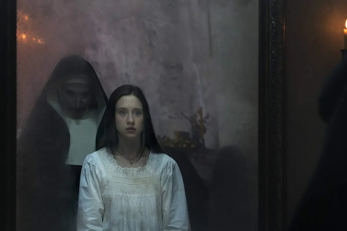 Adegan di film The Nun (Warner Bros)