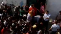 Aksi Kekerasan Dilakukan Polisi Yunani dan Nepal terhadap Imigran