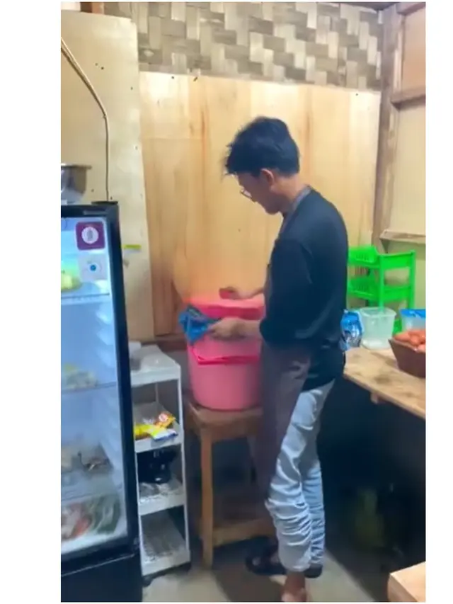 6 Potret Warung Kopi Boby Tince, Usaha Rumahan dengan Sentuhan Alam Menenangkan