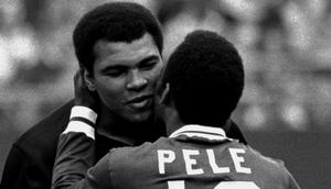 Muhammad Ali dan Pele merupakan teman dekat / trivela
