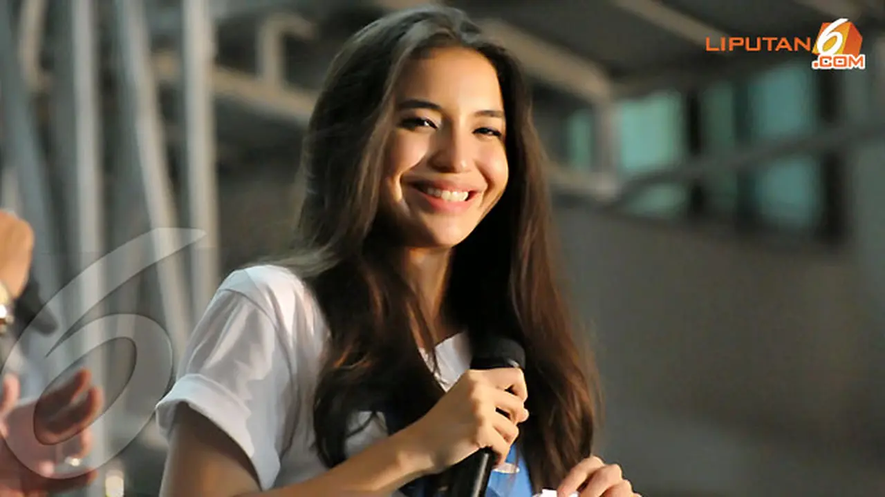 manohara-131008b.jpg
