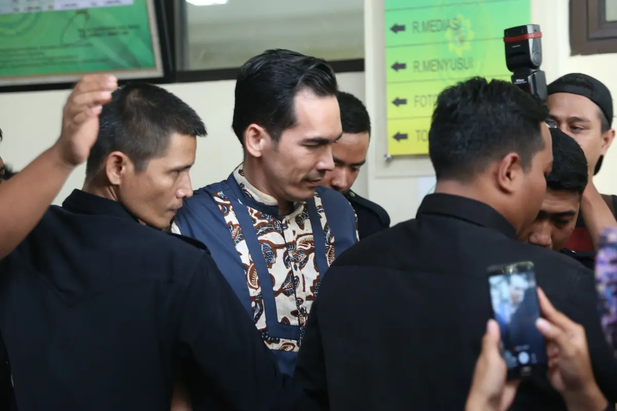 [Bintang] Sidang cerai Atalarik Syah dan Tsania Marwa