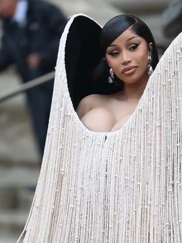 Cardi B di Paris Haute Couture Week 2026. [@iamcardib]