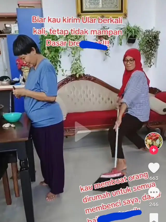 Sindiran Nursyah ibunda Indah Permatasari diduga untuk Arie Kriting. (Foto: Dok. TikTok Nursyah Garden)