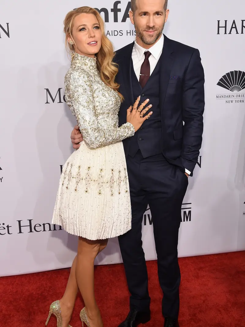 [Bintang] Selamat! Blake Lively Hamil Anak Kedua dengan Suami Ryan Reynolds