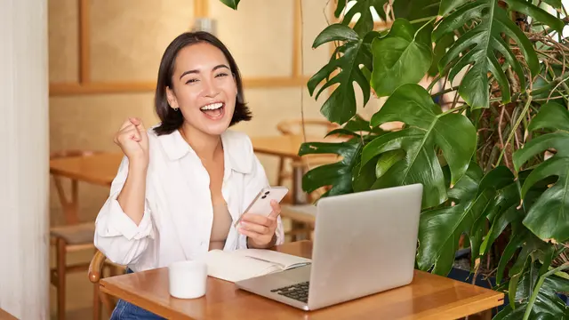 Manfaat Minum Air Putih bagi Perempuan Karier yang Sibuk - 4