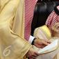 Raja Arab Saudi, Salman bin Abdulaziz Al-Saud bersiap menyampaikan pidato saat mengunjungi Kompleks Parlemen MPR/DPR RI, Jakarta, Kamis (2/3).  (Liputan6.com/Johan Tallo)