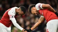 Alexandre Lacazette dan Pierre-Emerick Aubameyang. (AFP/Glyn Kirk)