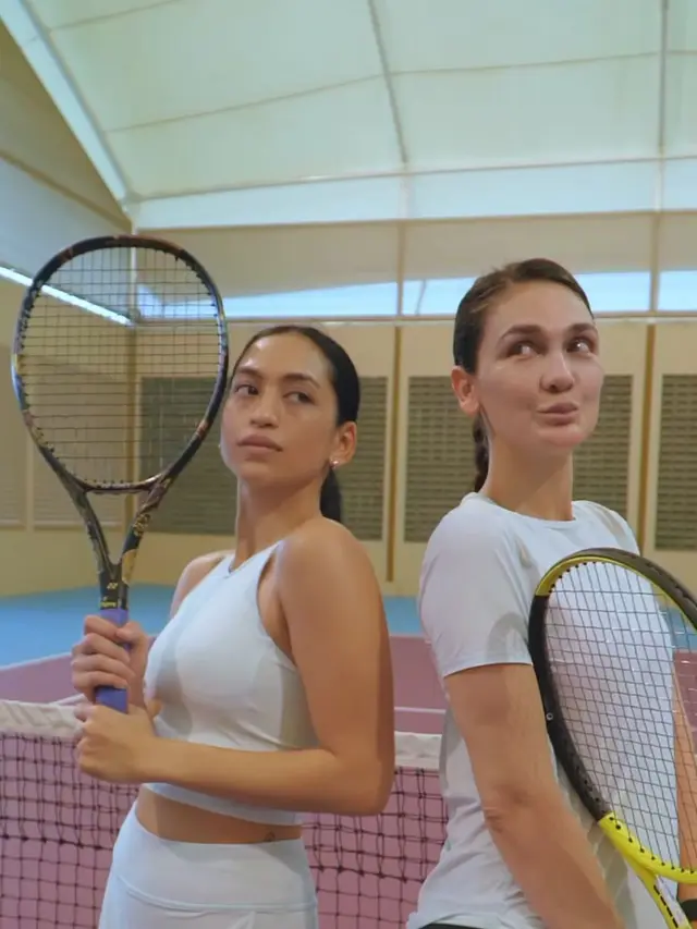 Luna Maya saat menikmati olahraga padel (Instagram/@lunamaya)