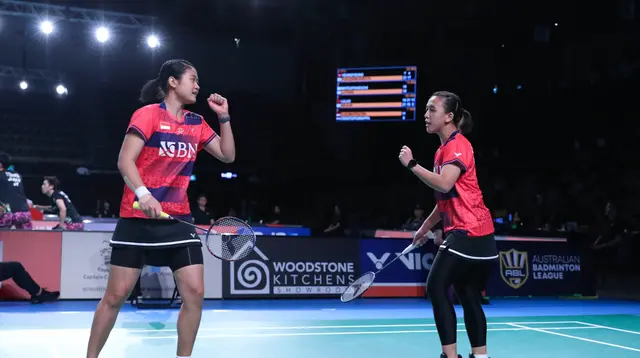 Febriana Dwipuji Kusuma/Amalia Cahaya Pratiwi lolos ke babak 16 besar Australian Open 2023. Pebulu tangkis ganda putri Indonesia ini menang 21-11, 14-21, dan 21-17 atas Tanisha Crasto/Ashwini Ponnappa asal India&nbsp;di Quay Centre, Sydney Olympic Park, Sydney, Selasa (1/8). (foto: PBSI)