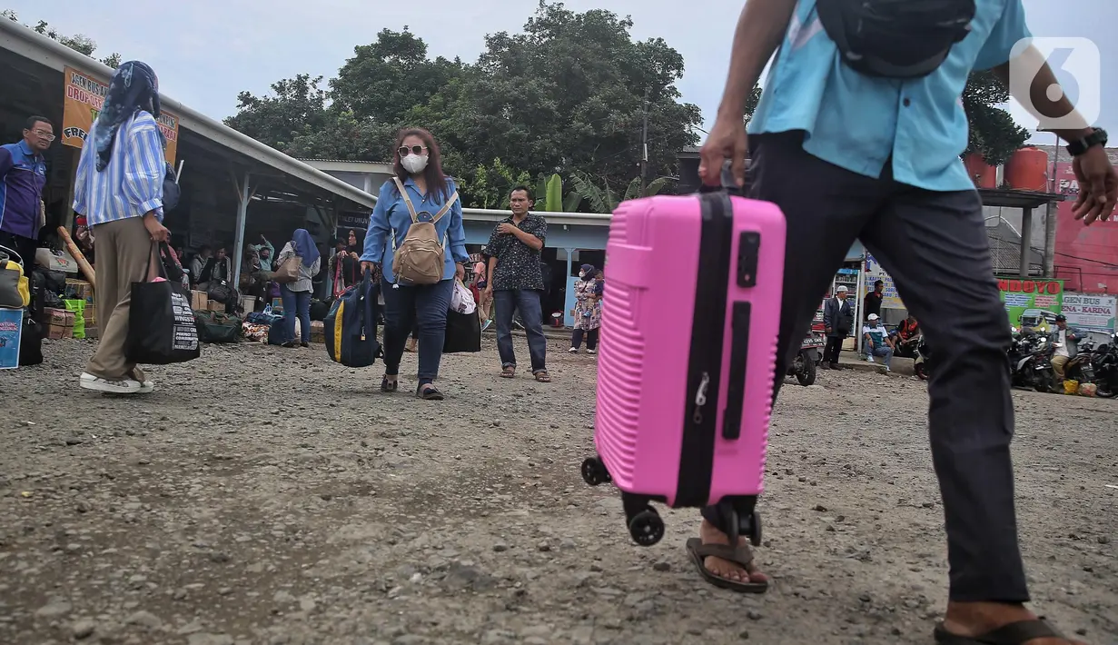 Sebelumnya, Menteri Perhubungan Dudy Purwagandhi memprediksi puncak arus mudik lebaran 2025 akan terjadi pada 28 Maret 2025. (Liputan6.com/Angga Yuniar)
