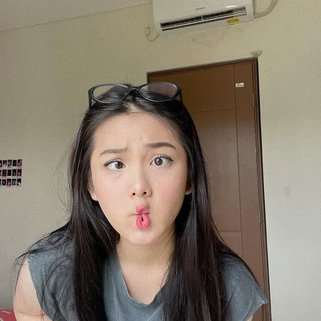 6 Potret Gemas Aisyah Aqilah saat Pamer Muka Jelek, Tetap Dipuji Cantik