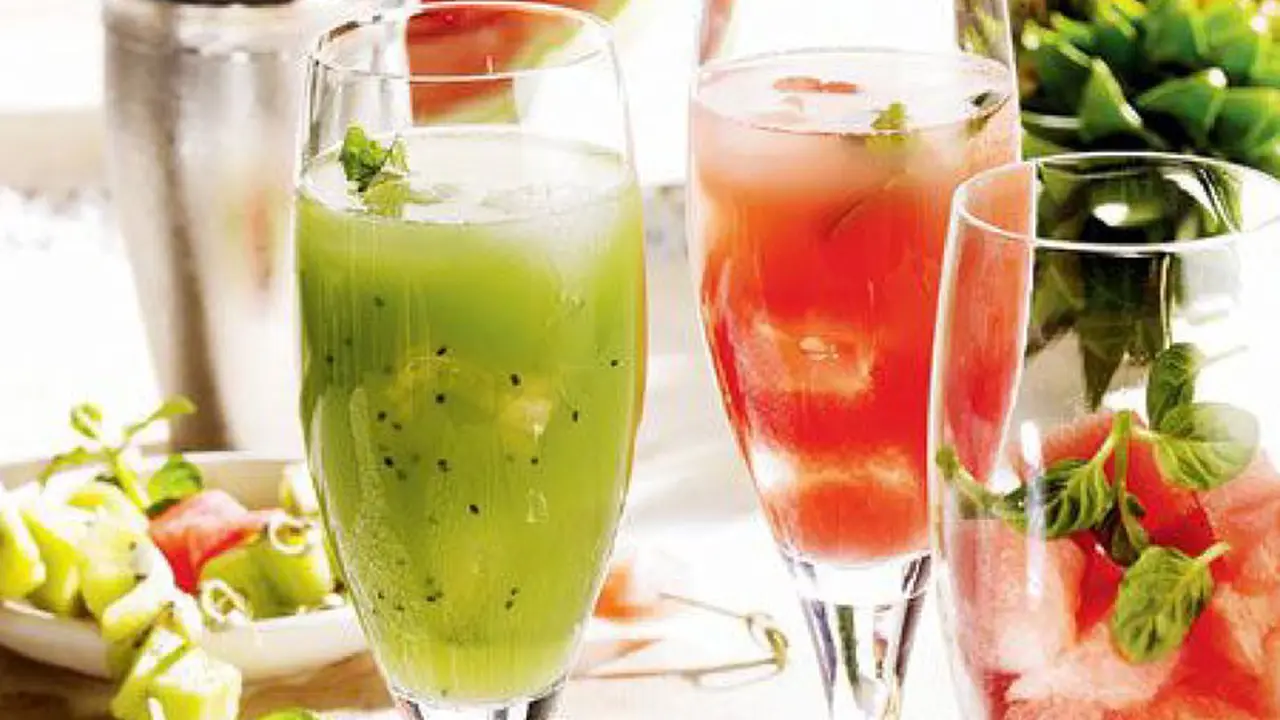 Kesegaran Kiwi Punch Soda Jadi Menu Buka Puasa Hari Ini