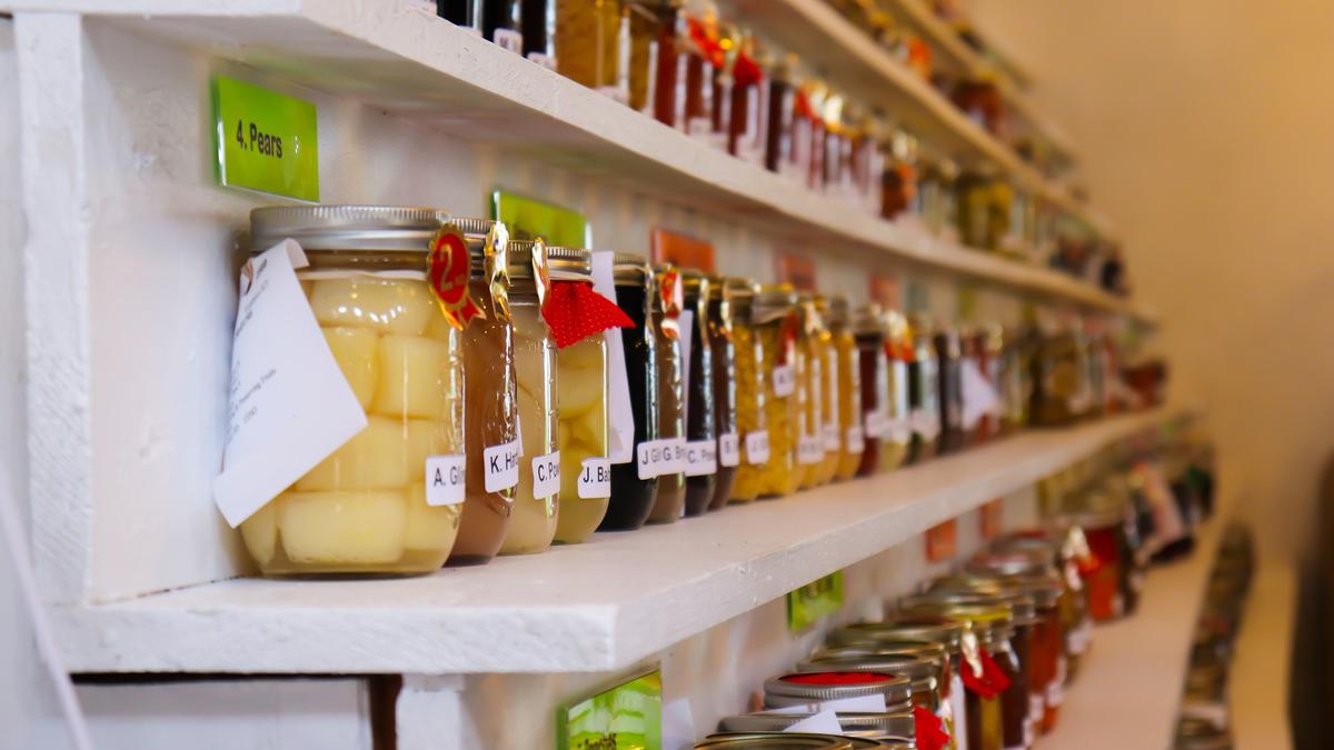 6 Cara Mudah Mengawetkan Makanan Matang Agar Bisa Disimpan di Suhu Ruang