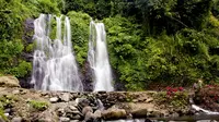 Kampung Anyar, jadi tempat terbaik untuk menikmati pesona air terjun di Banyuwangi.