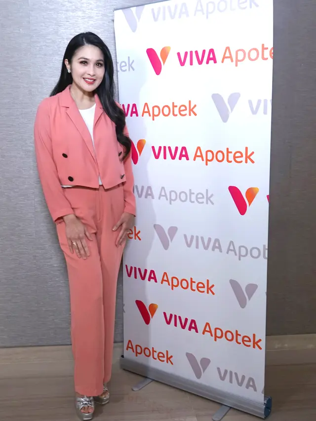 Sandra Dewi Terpilih Sebagai Duta Viva Apotek. Jaringan Apotek Ini Menjadi Tempat Langganannya dalam Mencari, Membeli, Menembus Obat dari Dokter Selama Pandemi COVID-19 (Istimewa)