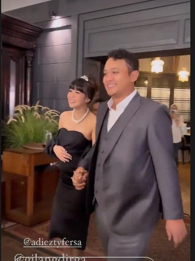 Gilang Dirga dan Adiezty Fersa menggelar acara baby shower