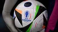 Bola resmi untuk Euro 2024. (Kirill KUDRYAVTSEV / AFP)