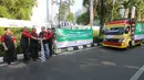 Ketua Umum Artha Graha Peduli (AGP) Heka Hertanto, Ketua Panitia Idul Adha AGP Panji Parmadi Aji, Senior AGP Ronny Bratawijaya, Senior AGP Teuku Ashikin Husein, Direktur BAGI Indra S. Budianto melepas distribusi hewan kurban AGP di kawasan SCBD, Jakarta, Sabtu (10/8/2019). (Liputan6.com/HO/Rizky)