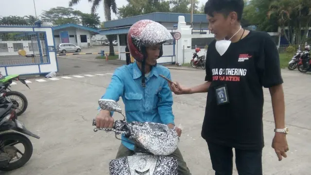 Ledakan di pabrik kimia, material putih bertebaran