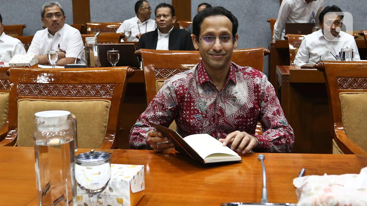 Menteri Nadiem Bahas Penghapusan UN Bersama DPR