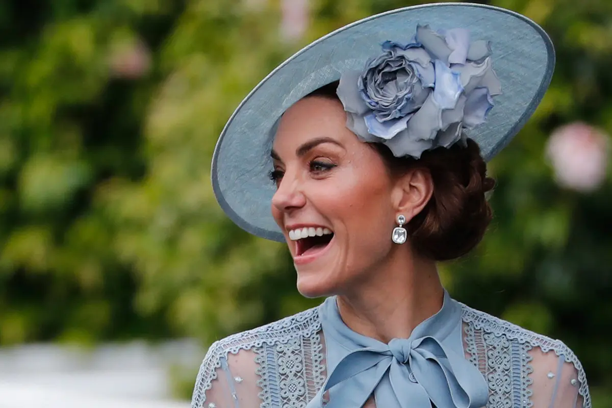 Serba Biru, Kate Middleton Tampil Cantik di Royal Ascot