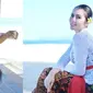 Momo Geisha belajar tari Bali (Sumber: YouTube/Momo Youtube Channel)