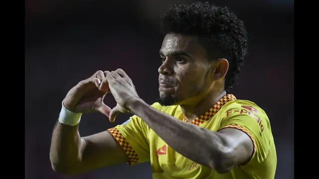 Foto: Aksi Gemilang Luis Diaz Saat Bawa Liverpool Benamkan Benfica di Perempatfinal Liga Champions