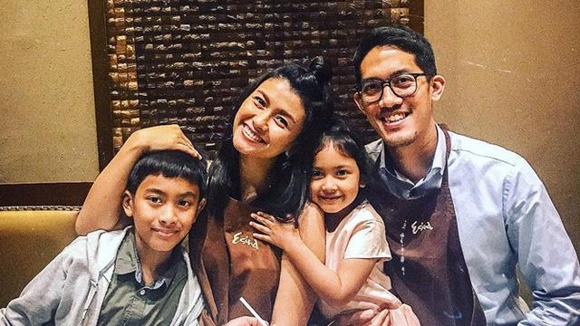 6 Potret Terbaru Anggur Aulia, Ibu Farel di Heart Series yang Awet Muda