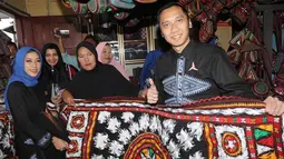 Dalam berbagai kesempatan Aliya selalu setia menemani dan memberikan dukungan pada putra bungsu mantan Presiden Susilo Bambang Yudhoyono ini.  (Liputan6.com/IG/ruby_26)