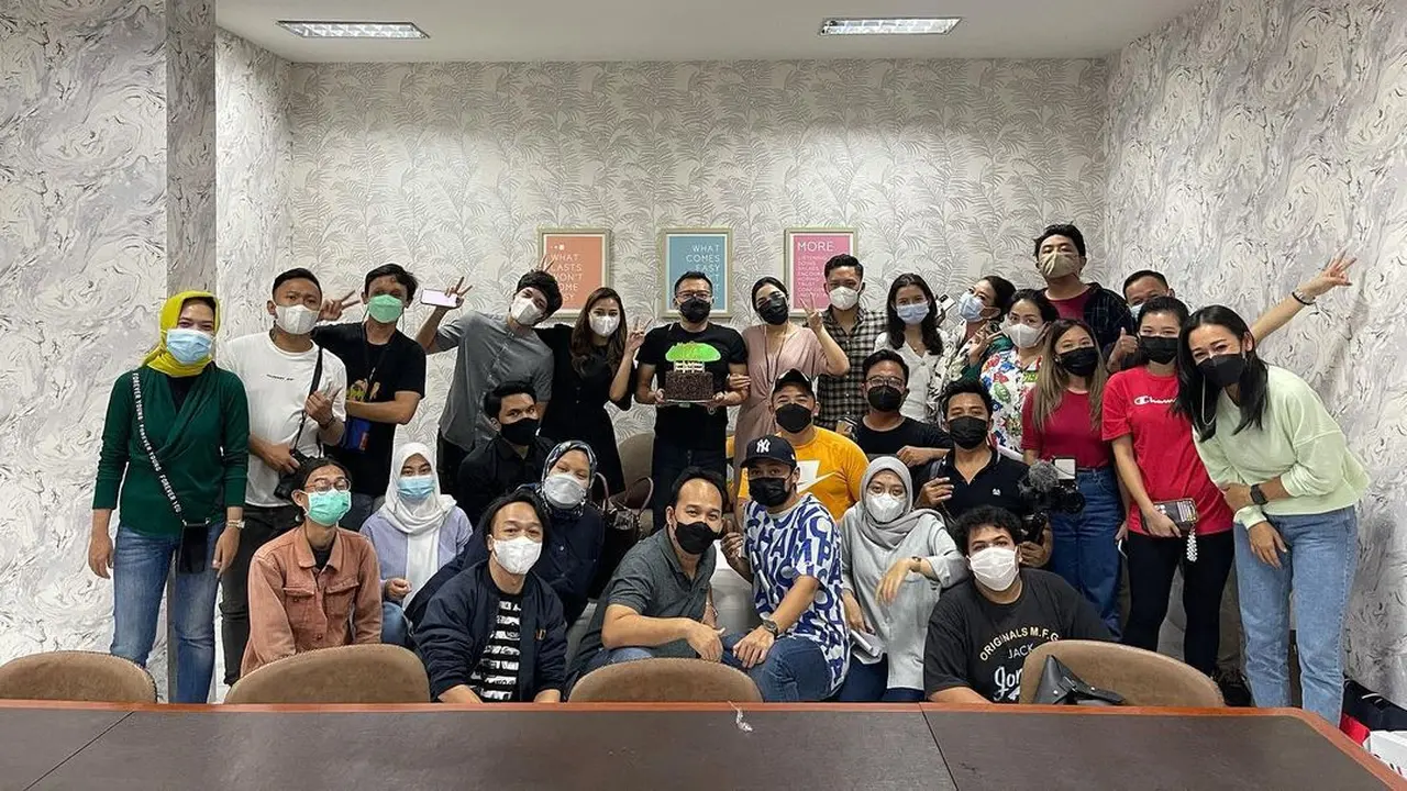 6 Momen Kejutan Ulang Tahun Anang Hermansyah ke-52, Dapat Kado Mewah dari Aurel