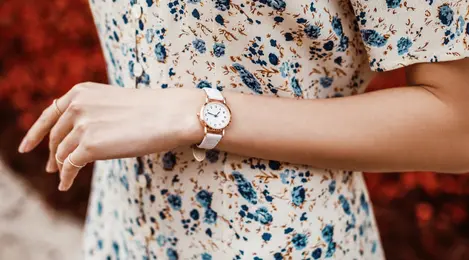 Masih Bingung Pilih Jam Tangan yang Cocok Dengan Tangan Kamu? Ini Dia Cara Memilih Jam Tangan Sesuai Warna Kulit dan Bentuk Tangan!