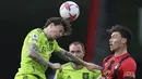 <p>MU sudah tancap gas pada menit awal. Setelah percobaan gol gagal pada menit ke-5, Casemiro sukses mengubah skor 1-0 untuk MU di menit ke-9. (Adrian DENNIS/AFP)</p>