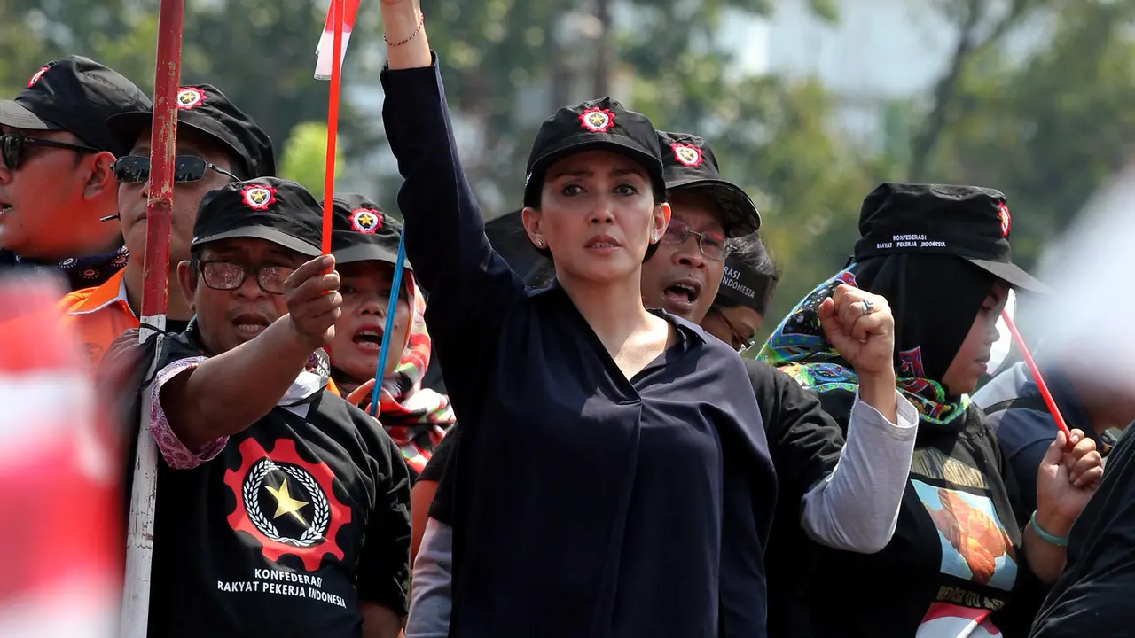 Bersama Ribuan Buruh, Rieke Diah Pitaloka Turun ke Jalan Peringati May Day