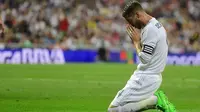 2. Sergio Ramos, bek asal Spanyol itu mulai tak kerasan membela Madrid dan memang berniat untuk hengkang. (AFP/Pierre-Philippe Marcou)