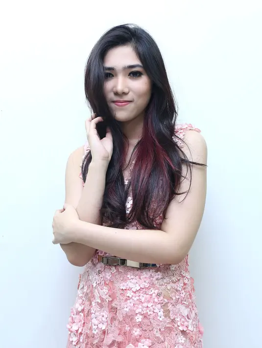 Penyanyi muda nan cantik Isyana Sarasvati sedang menunggu perilisan album perdananya, rapper handalpun menjadi salah rekan duetnya. (Galih W. Satria/Bintang.com)
