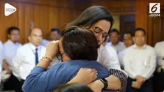 Sri Mulyani mendampingi keluarga para pegawai DJP dan Kementerian Keuangan . Sri  mengatakan ada 20 orang dari jajarannya yang berada di dalam pesawat JT 610.
