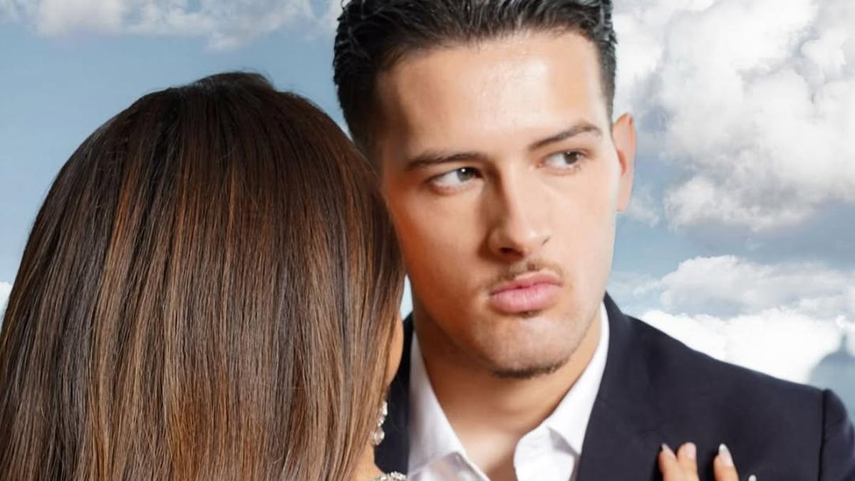 Justin Hubner Jualan Parfum Jelang Laga Jepang vs Timnas Indonesia, Model Perempuan Disorot