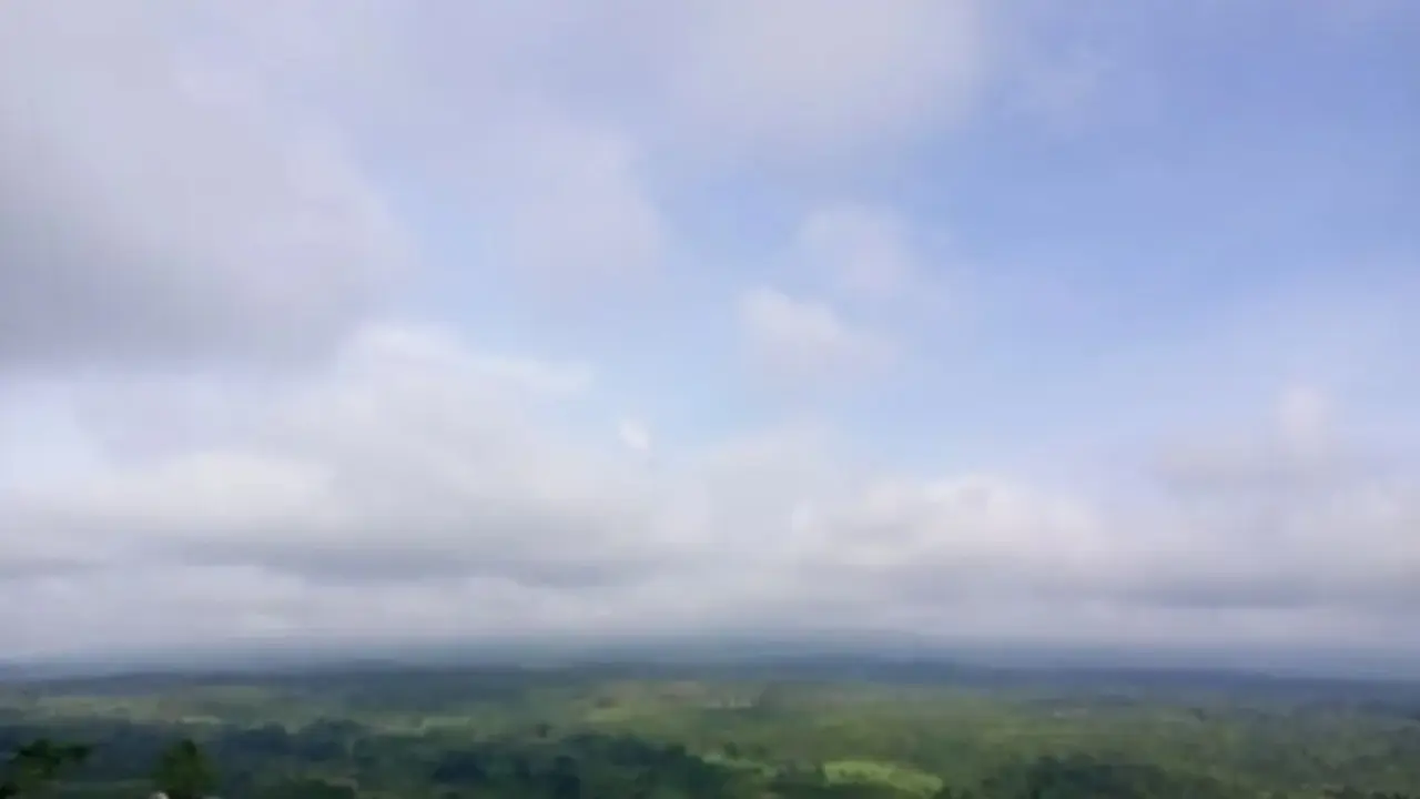 Pantauan secara visual Gunung Semeru tertutup kabut (Istimewa)