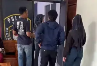 Skandal asmara pegawai Badan Usaha Milik Negara (BUMN) berinisial LFNP (35) terbongkar setelah enam bulan menjalin hubungan dengan wanita selain istrinya. (Liputan6.com/Ahmad Adirin)